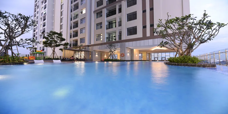 Hồ bơi căn hộ Phú Đông Premier