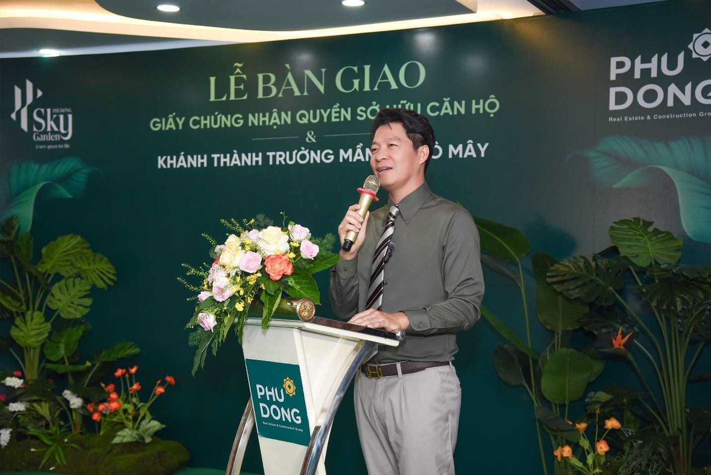 Phu Dong Sky Garden Co So Chua 1 Đại diện chủ đầu tư chia sẻ tại buổi lễ bàn giao sổ hồng Phú Đông Sky Garden